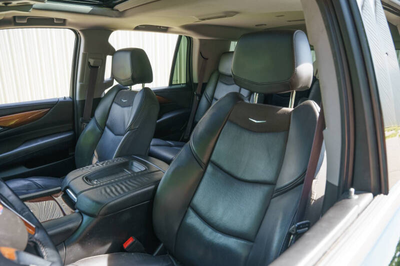 2017 Cadillac Escalade Luxury