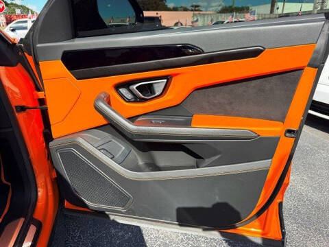 2022 Lamborghini Urus