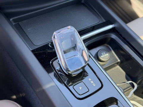 2026 Volvo XC60 T8 Plus