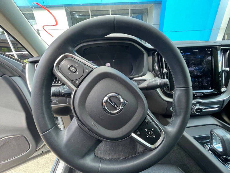2023 Volvo XC60 B5 Core