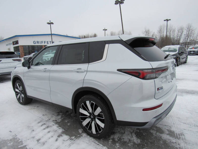 2026 Mitsubishi Outlander SE