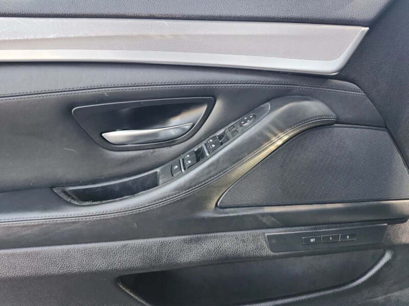 2015 BMW 5 Series 528i