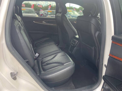 2019 Lincoln Nautilus Select