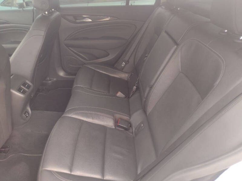 2018 Buick Regal Sportback Essence