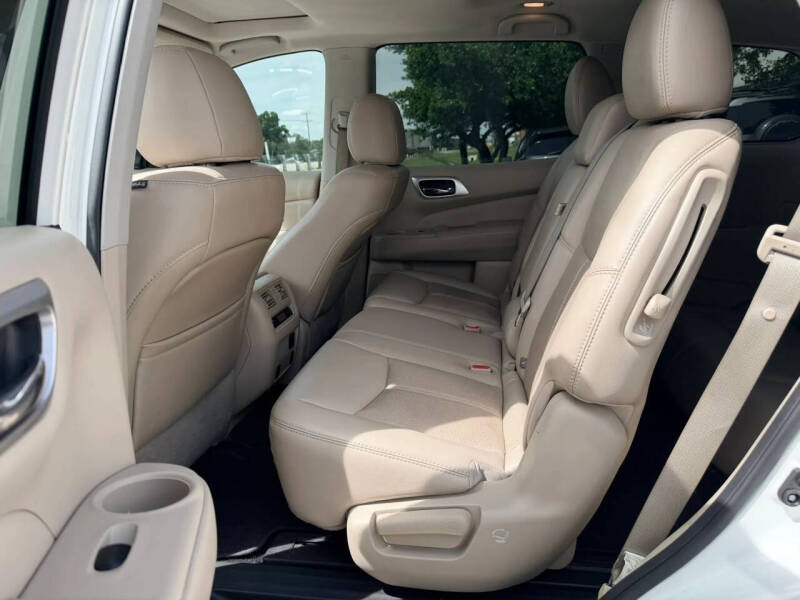 2017 Nissan Pathfinder Platinum
