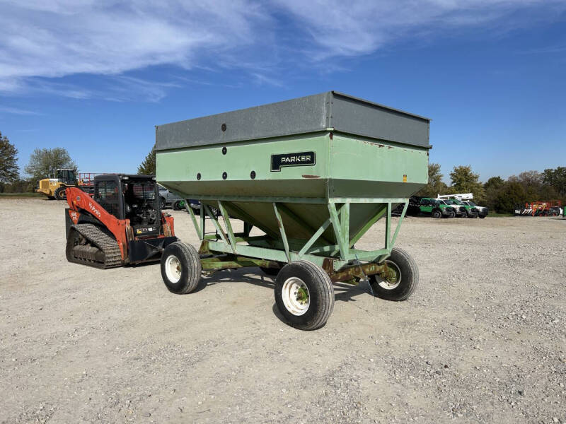 2026 Parker 2600 Gravity Wagon
