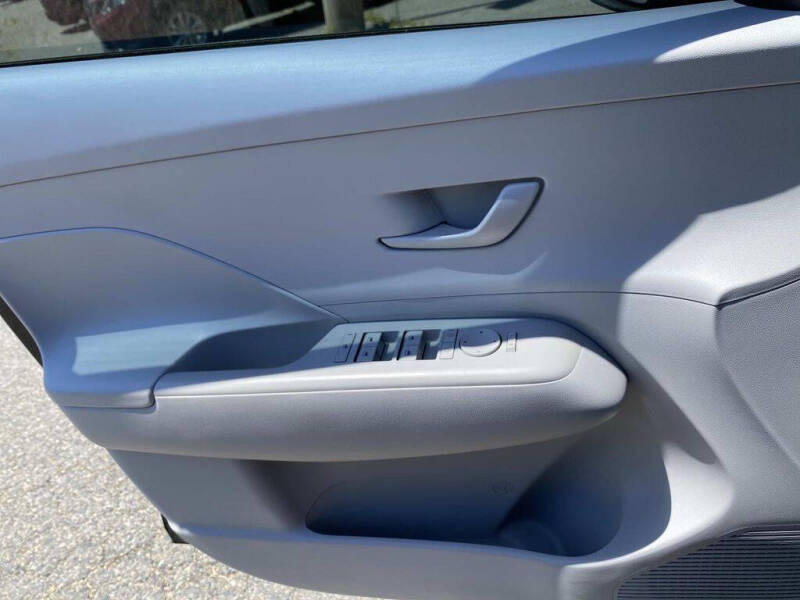 2024 Hyundai Kona SE