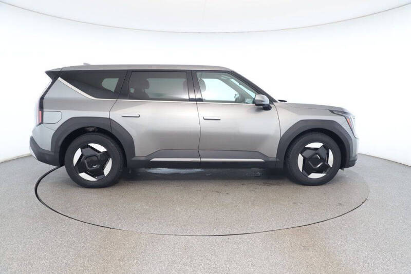2024 Kia EV9 Light Long Range