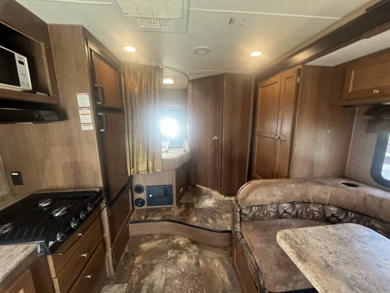 2016 Coachmen RV Leprechaun 220QB