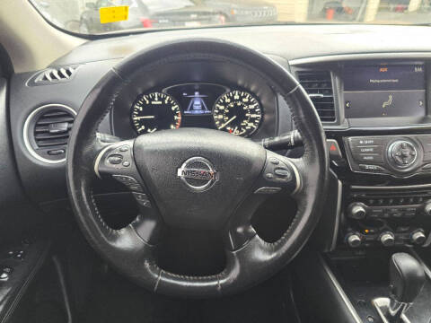 2020 Nissan Pathfinder SV