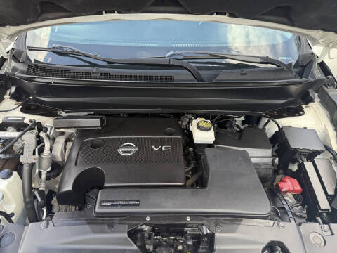 2015 Nissan Pathfinder SV