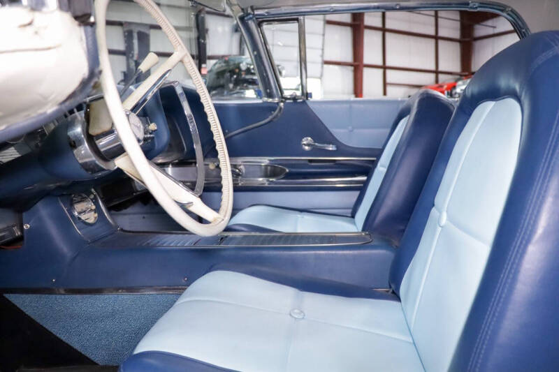 1960 Ford Thunderbird