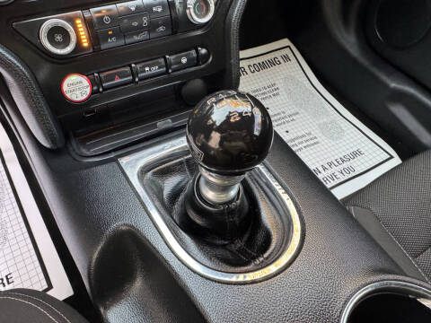 2016 Ford Mustang V6