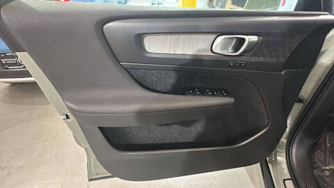 2023 Volvo XC40 B5 Plus Bright Theme