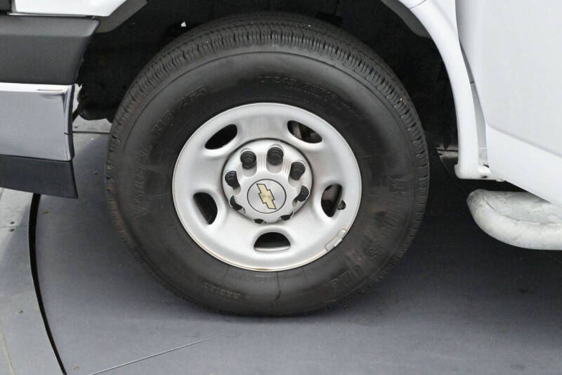 2024 Chevrolet Express 2500