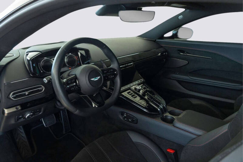 2025 Aston Martin Vantage