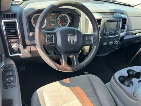 2016 RAM 1500 SLT