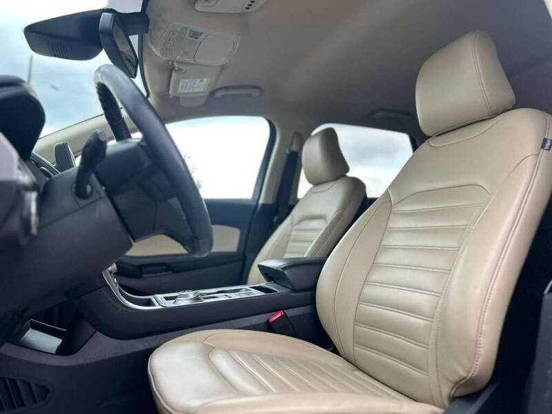 2022 Ford Edge SEL