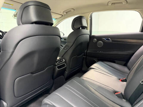 2024 Genesis Electrified G80 Advanced