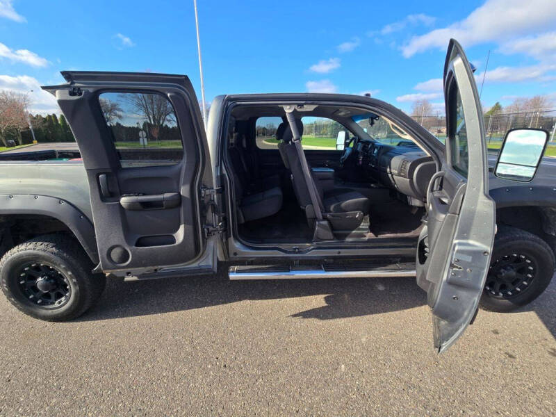 2011 GMC Sierra 2500HD SLE photo 3