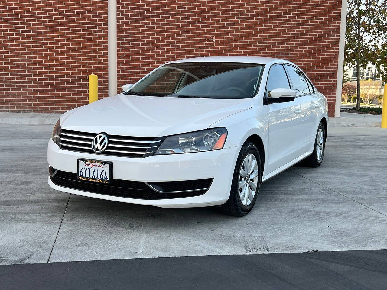 2013 Volkswagen Passat for sale at R&G Auto Sales in Tujunga, CA