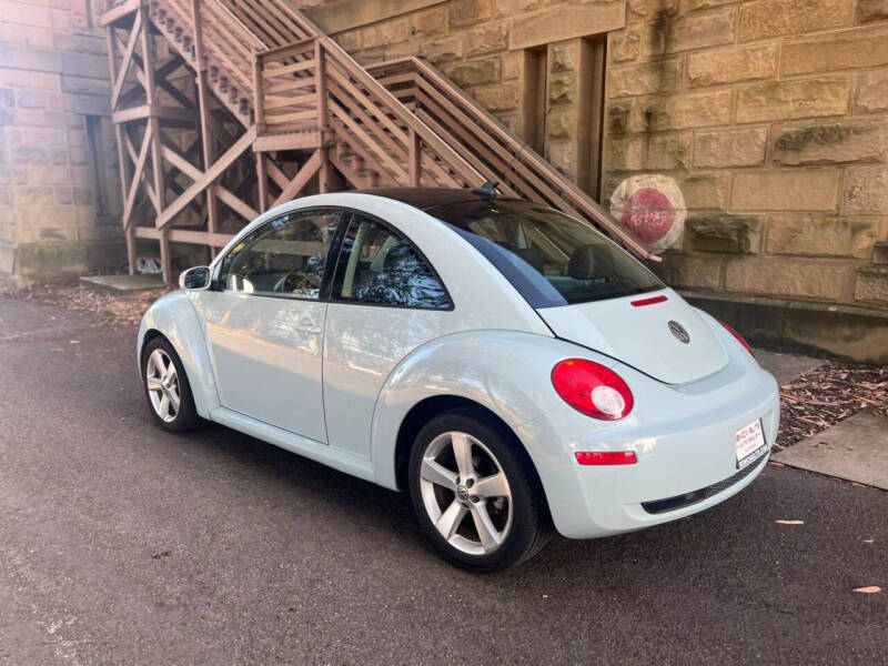 2010 Volkswagen New Beetle Base PZEV