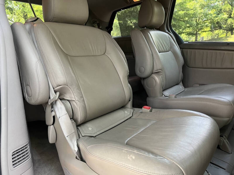 2009 Toyota Sienna XLE