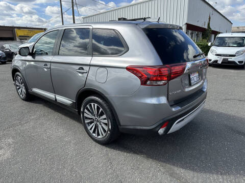 2020 Mitsubishi Outlander ES