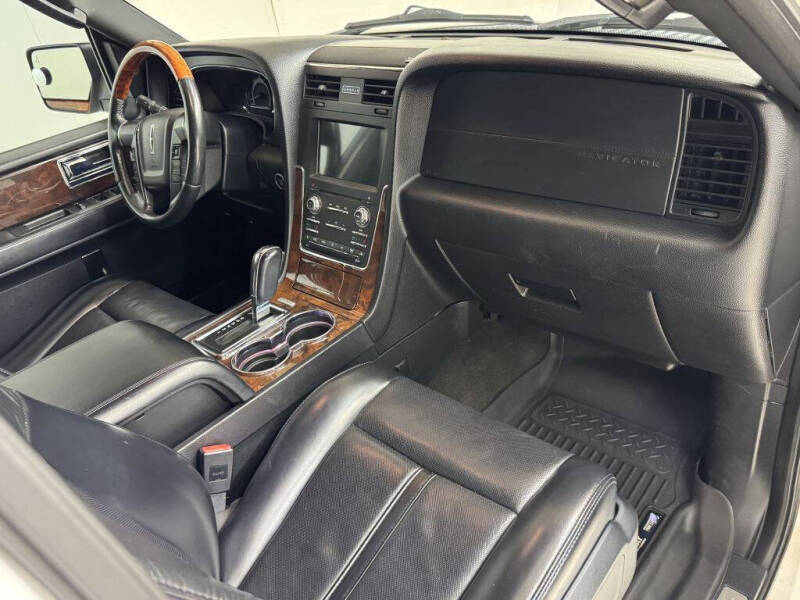 2017 Lincoln Navigator L Select