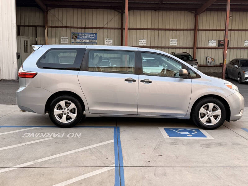 2015 Toyota Sienna L 7-Passenger