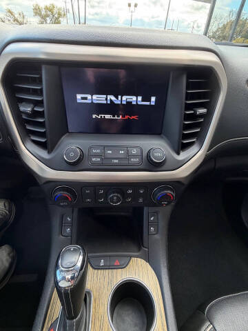 2017 GMC Acadia Denali
