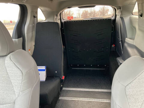 2024 Toyota Sienna LE 8-Passenger