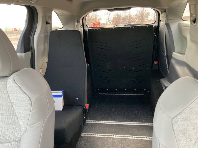 2024 Toyota Sienna LE 8-Passenger