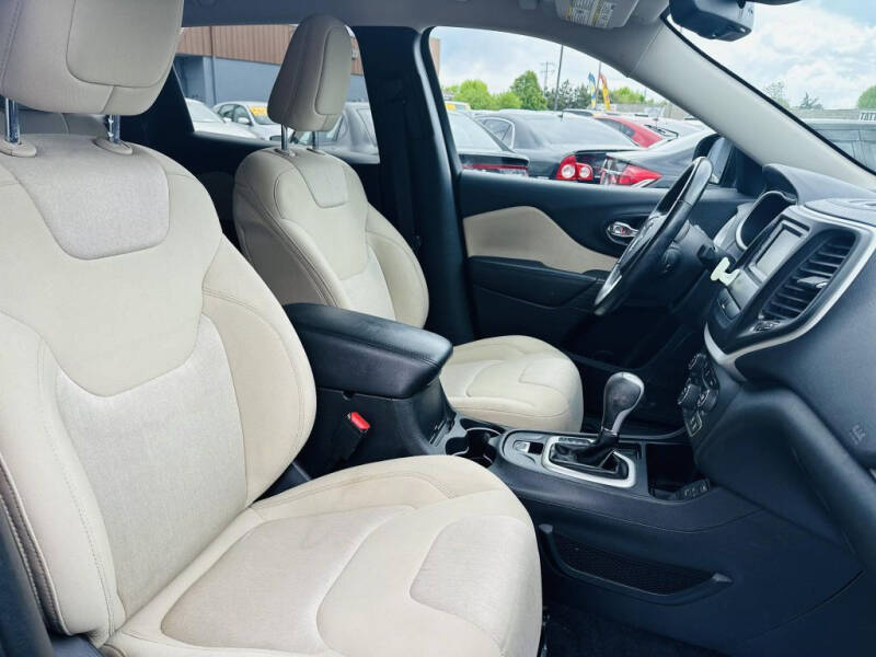 2016 Jeep Cherokee Sport