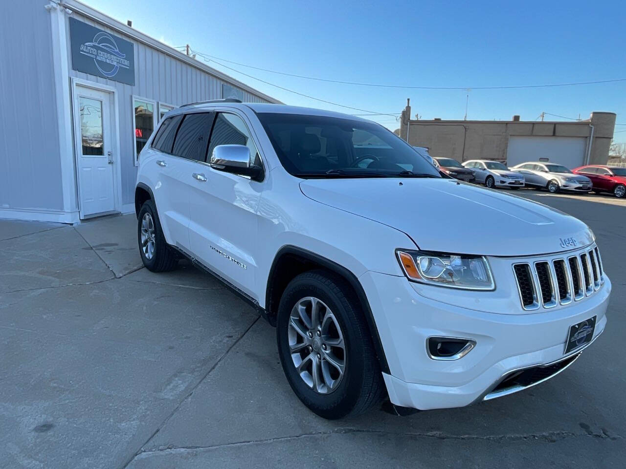 2015 Jeep Grand Cherokee for sale at Auto Connection in Waterloo, IA