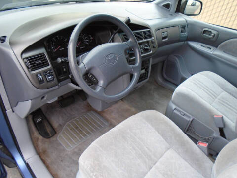2000 Toyota Sienna LE