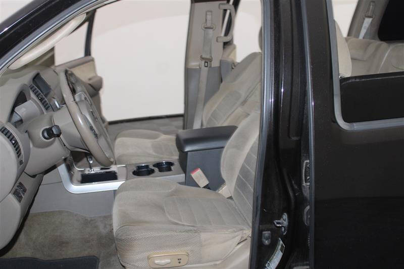 2011 Nissan Pathfinder SV