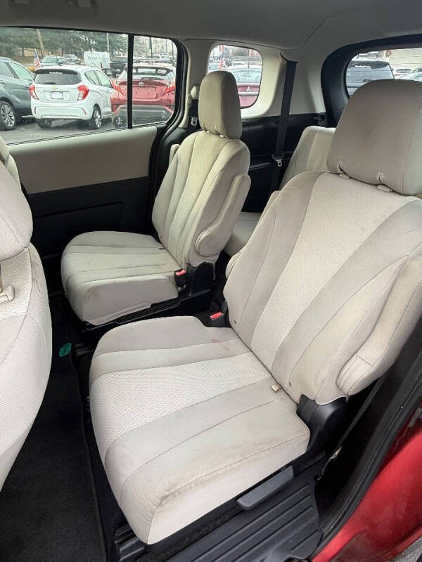 2013 Mazda MAZDA5 Sport