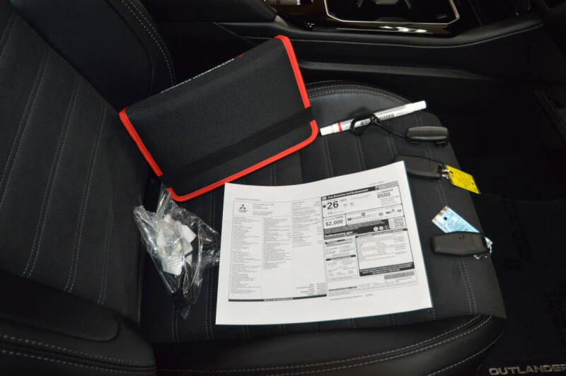 2025 Mitsubishi Outlander SE