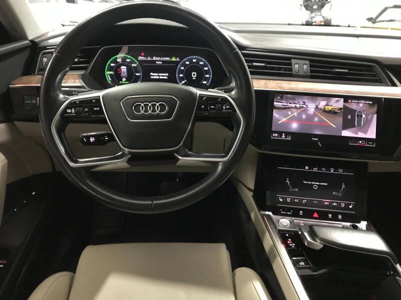 2019 Audi e-tron quattro Prestige