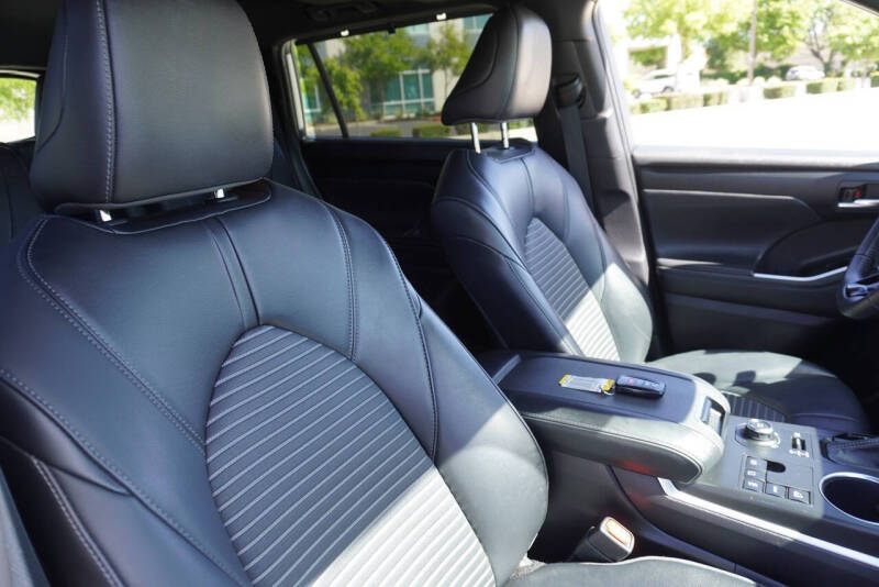 2023 Toyota Highlander XSE