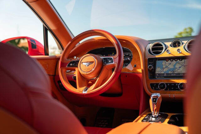 2017 Bentley Bentayga 56