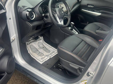 2020 Nissan Kicks SR