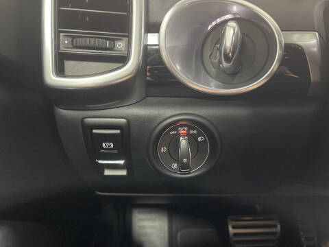 2016 Porsche Cayenne GTS