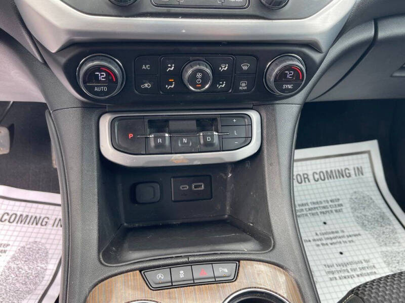 2023 GMC Acadia SLE