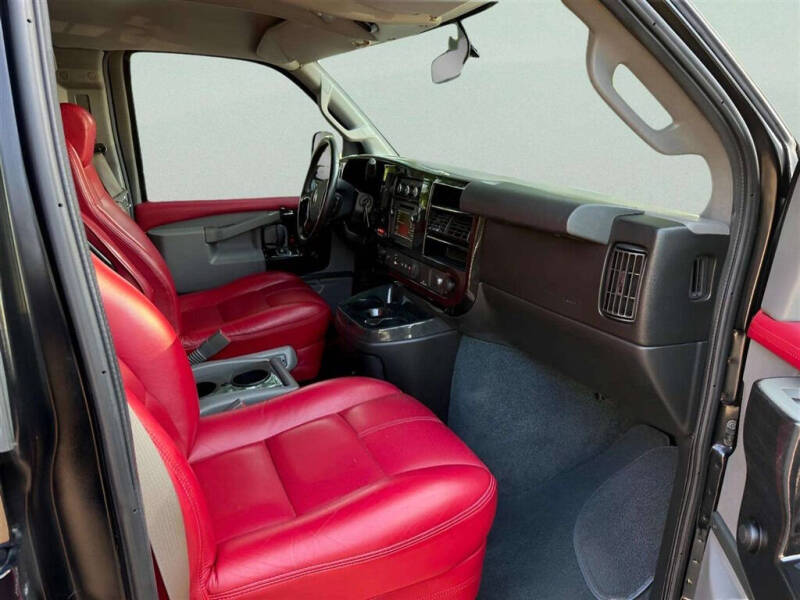 2018 GMC Savana 2500