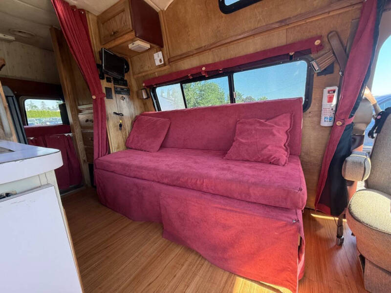 1987 Ford E-250 Super