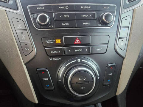 2017 Hyundai Santa Fe SE