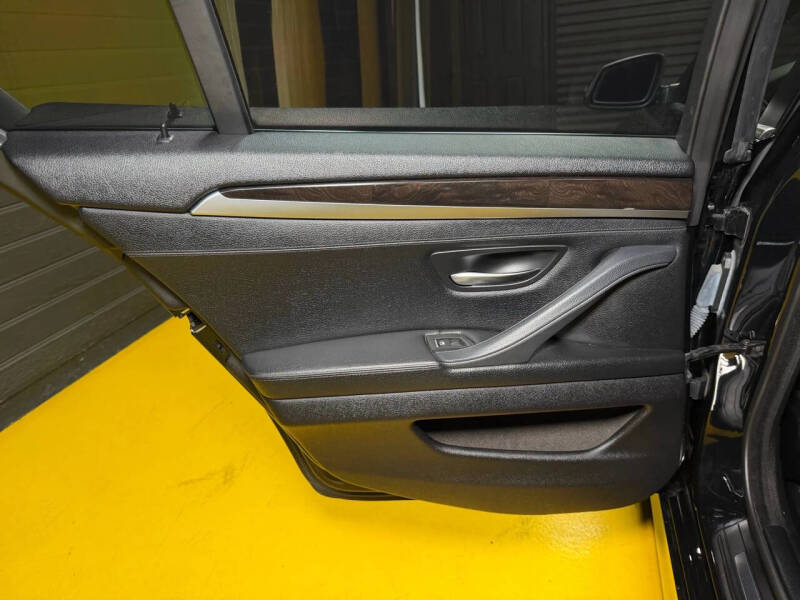 2016 BMW 5 Series 528i