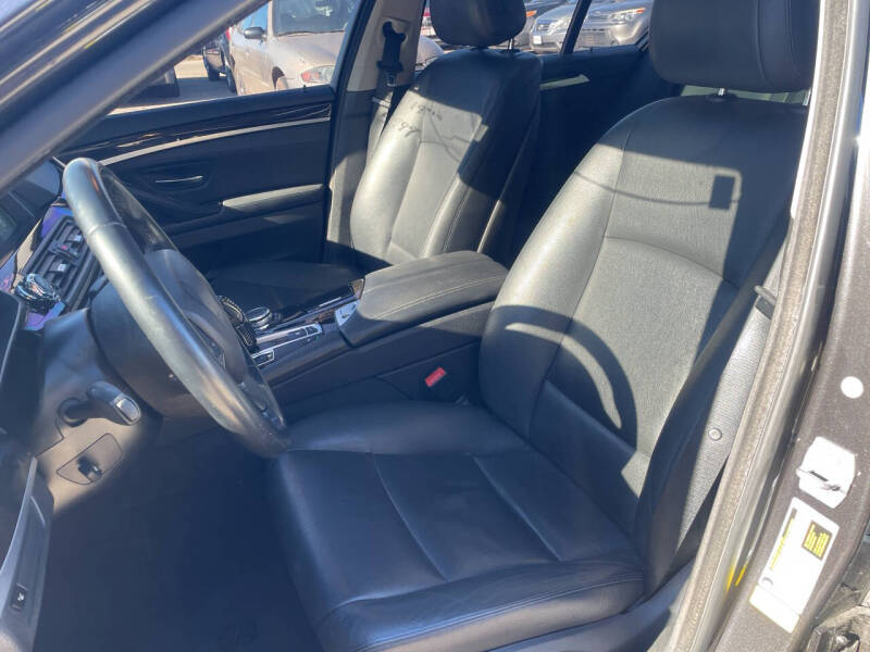 2015 BMW 5 Series 528i